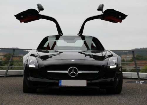 Mercedes Benz SLS AMG